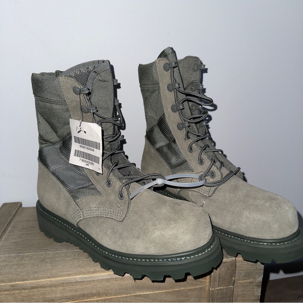 NWT Vibram Tactical Green Combat Boots, Made in USA Military-style Suede Size 5R